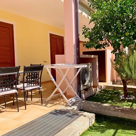 Apartment Vinci By La Via Del Mare Viaggi E Vacanze